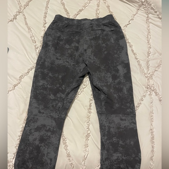 lulu lemon joggers - Picture 2 of 3